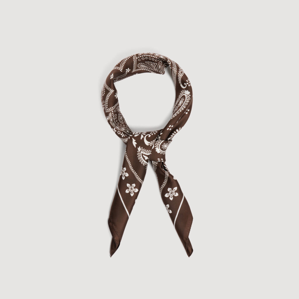 Foulard en soie à imprimé bandana