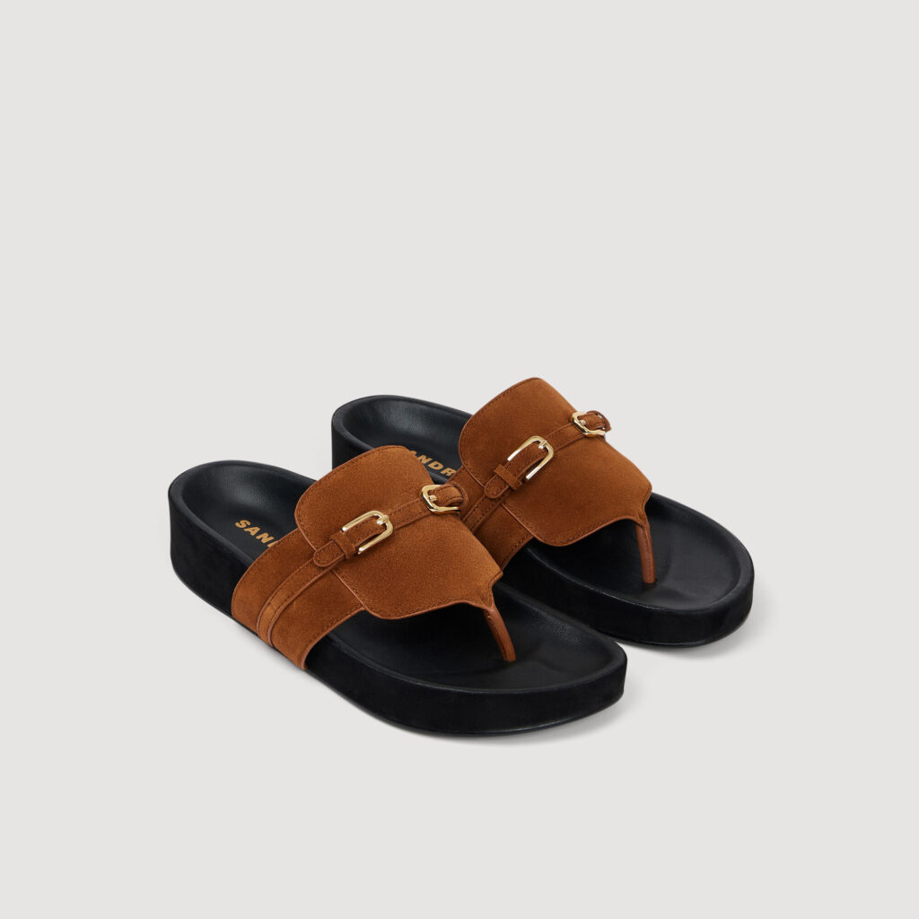 Sandales en cuir suède à boucles
