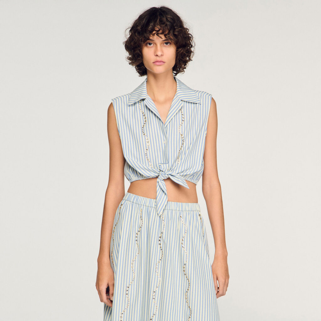 Chemise courte à rayures et strass