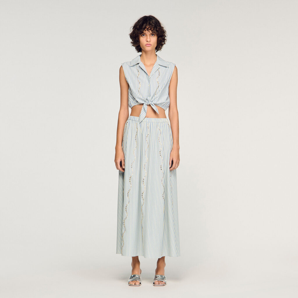 Chemise courte à rayures et strass