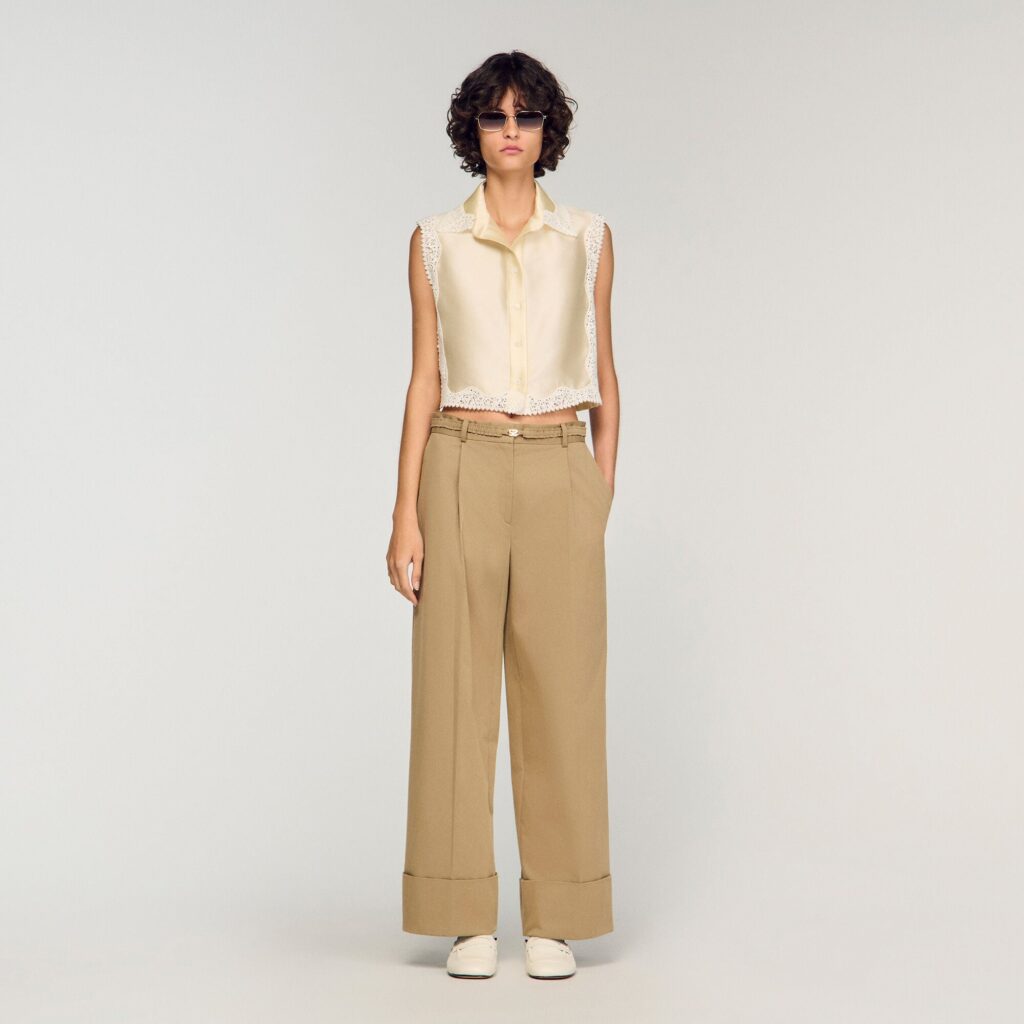 Chemise courte à détails dentelle
