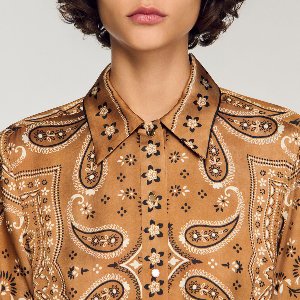 Chemise courte à imprimé bandana