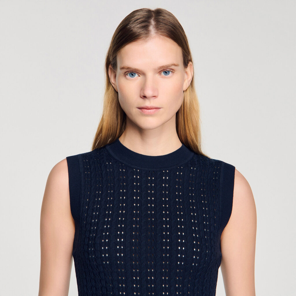 Pull court en maille texturée
