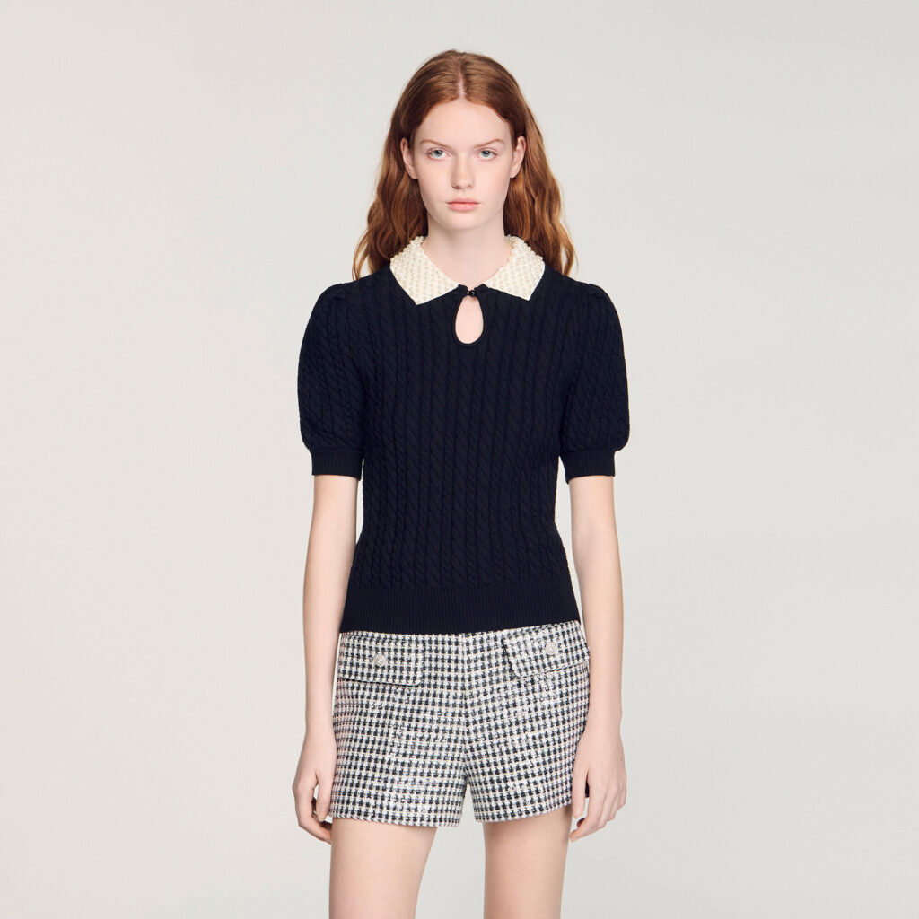 Pull en maille torsadée col perlé
