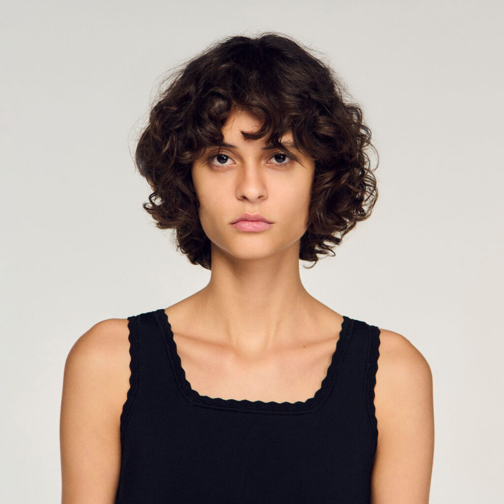 Pull court en maille fantaisie
