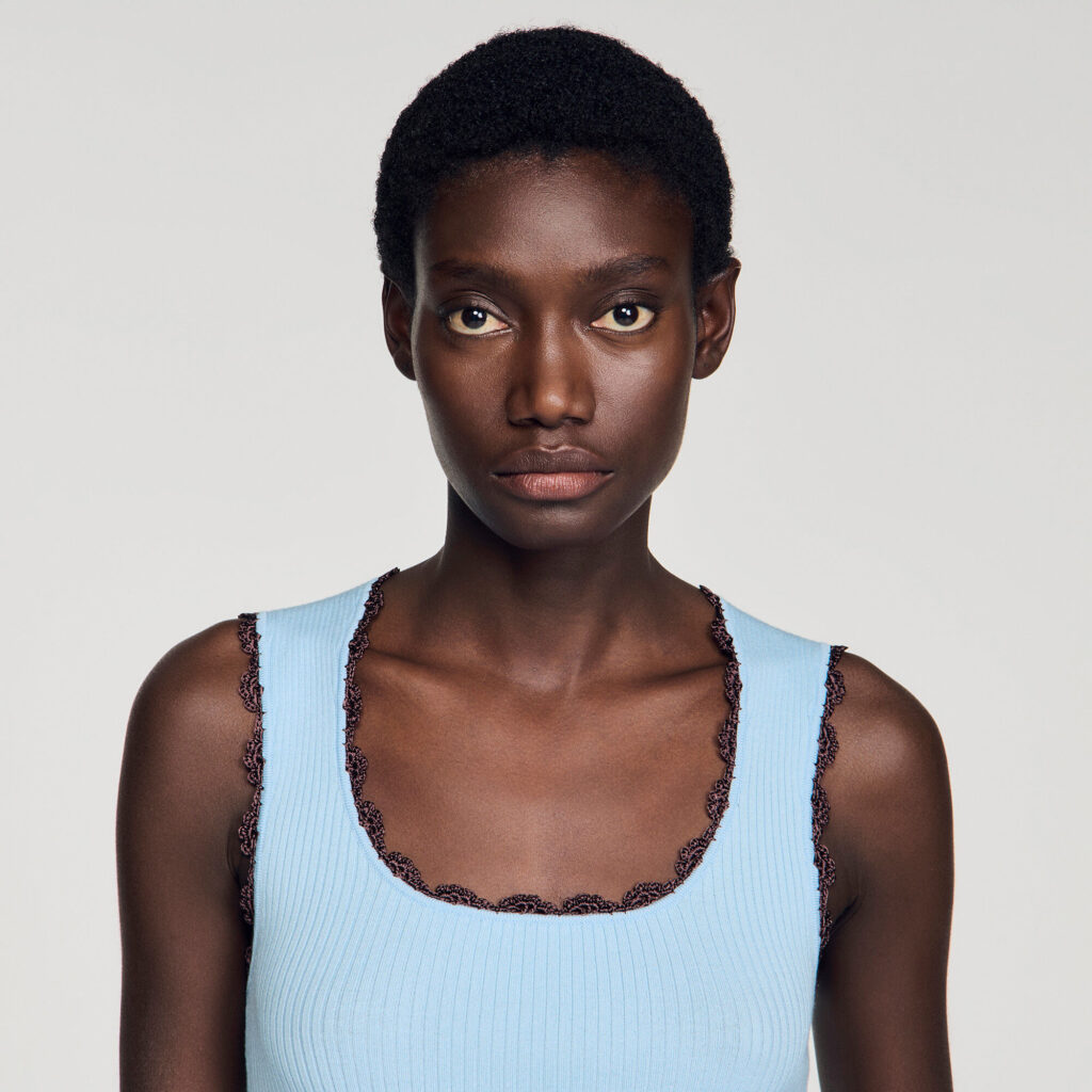 Top en maille à détails crochet