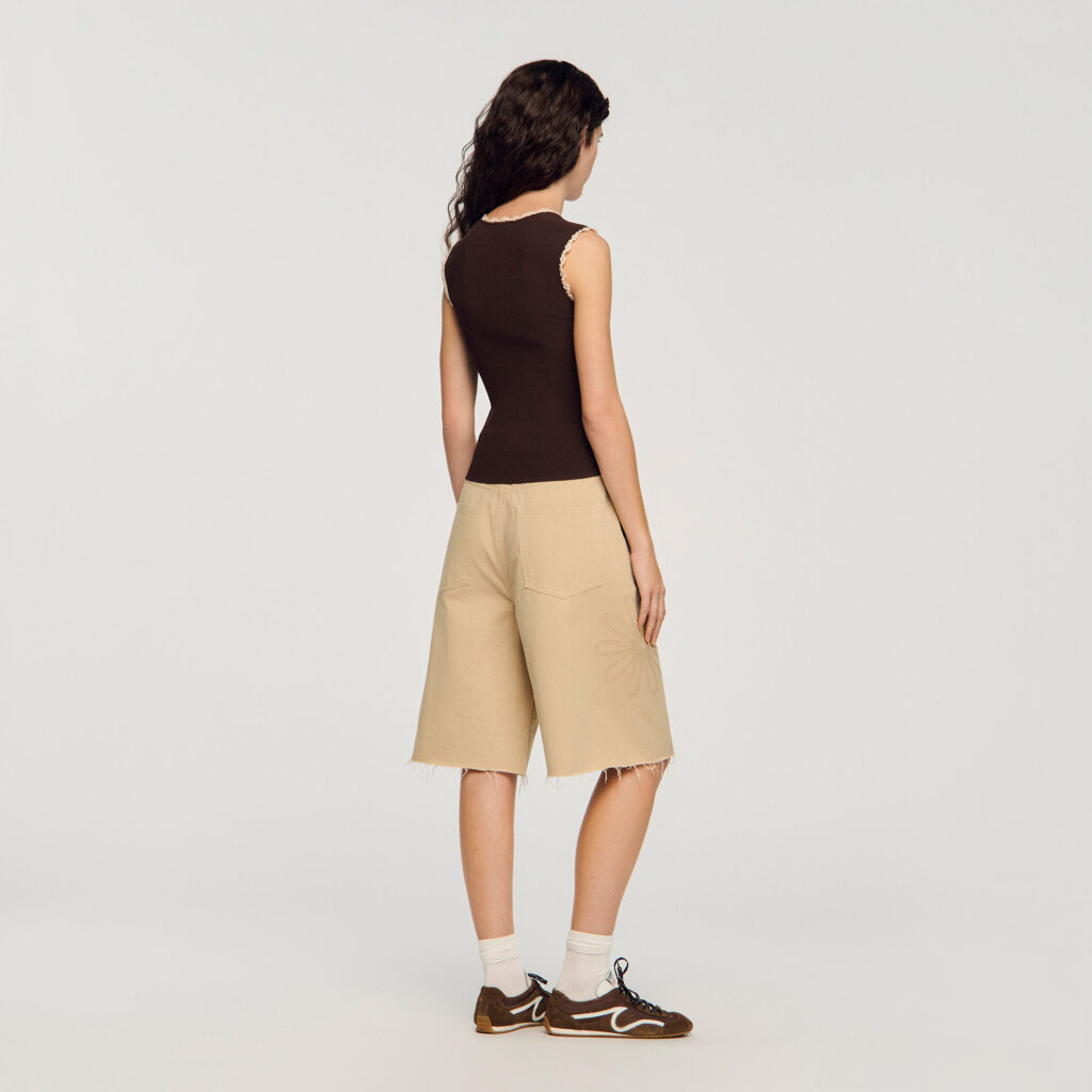Top en maille à détails crochet
