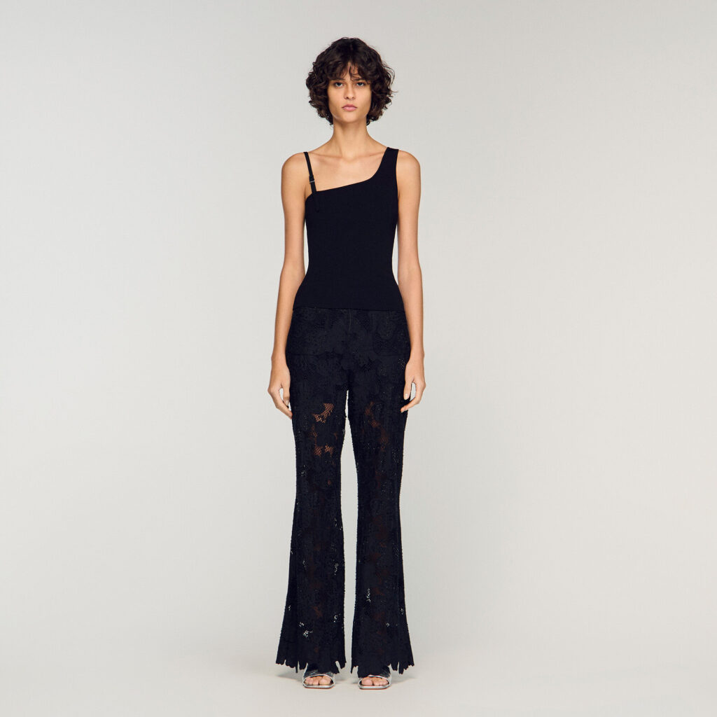 Pull asymétrique en maille