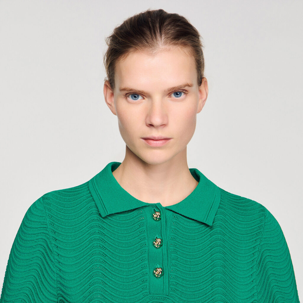Pull court en maille fantaisie