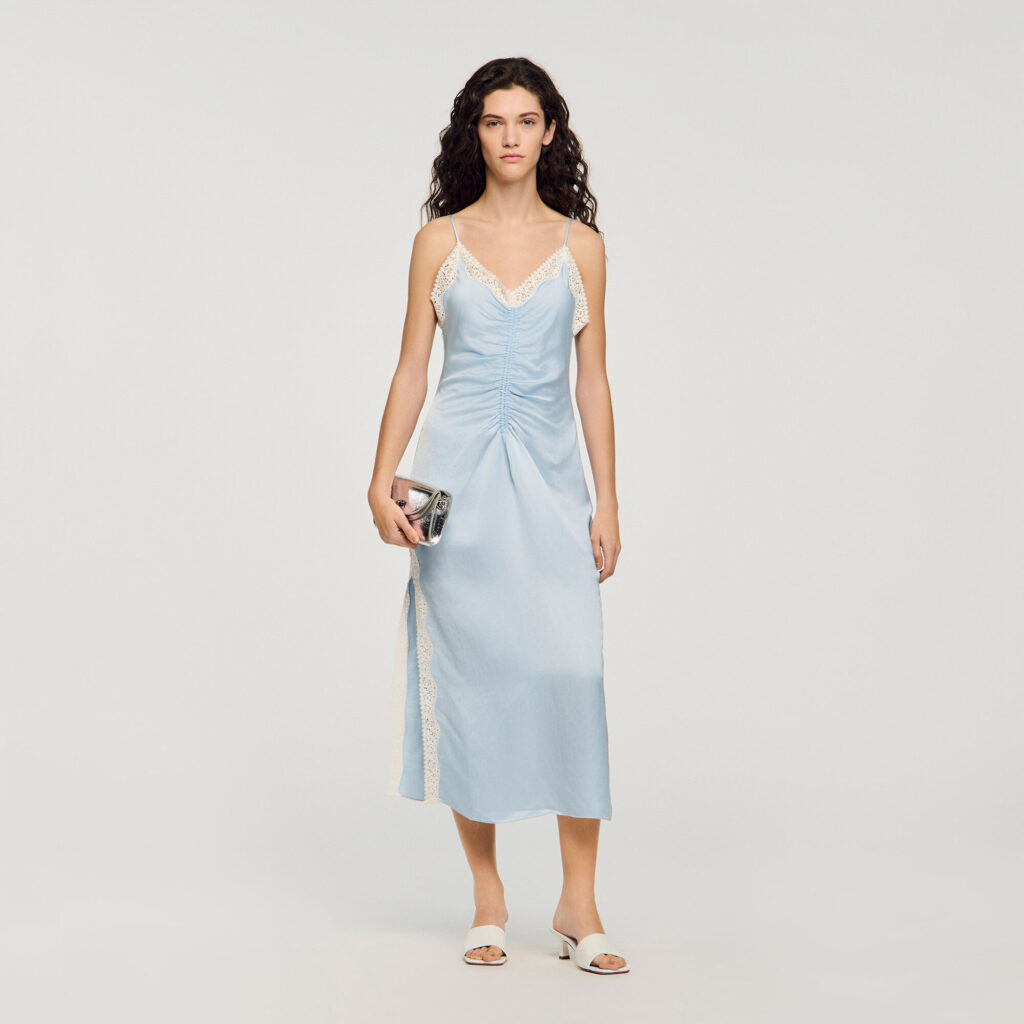 Robe longue satinée à bretelles