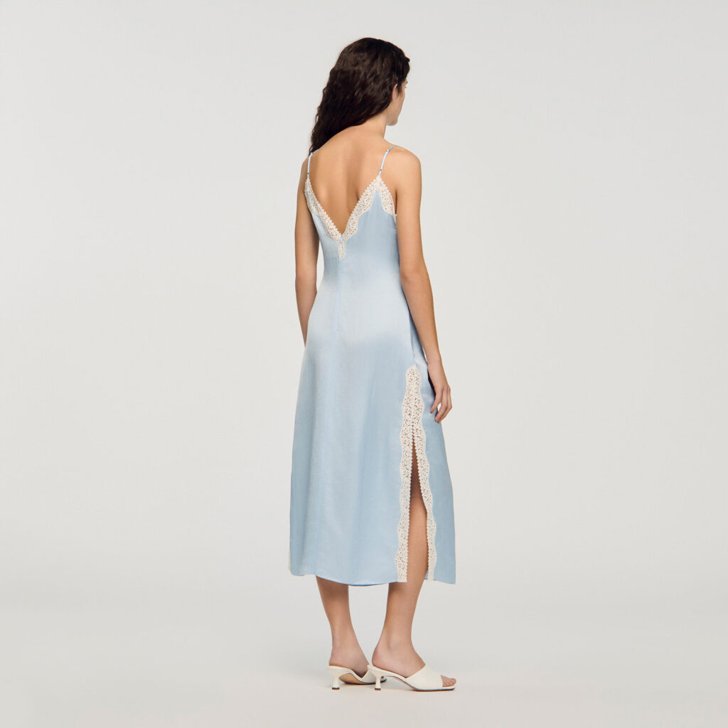 Robe longue satinée à bretelles