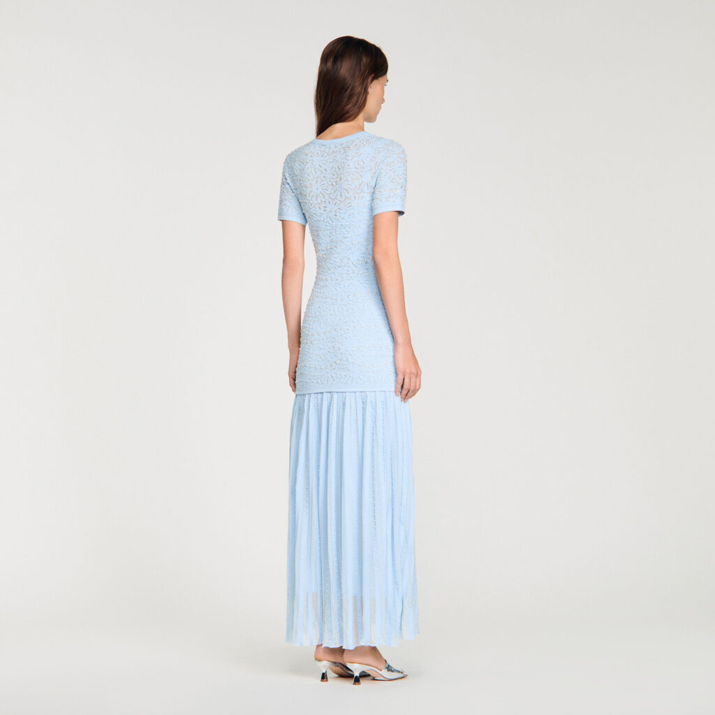 Robe longue en maille perlée