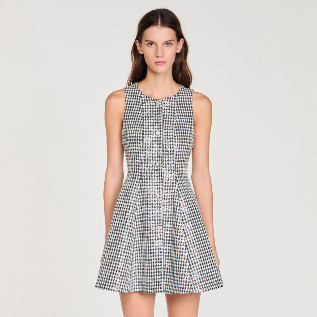 Robe courte en tweed et sequins