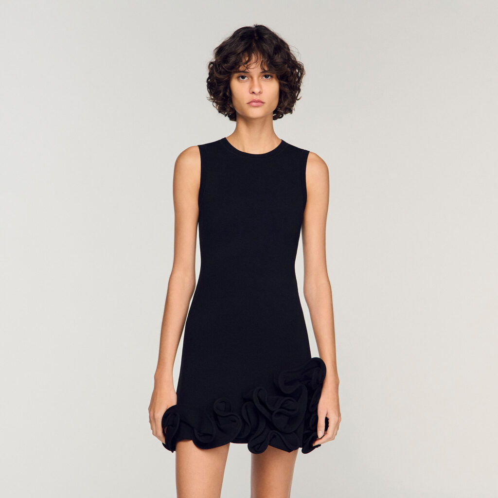 Robe courte en maille à fleurs