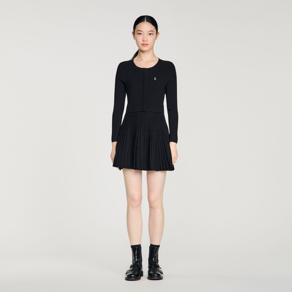 Robe courte en maille plissée