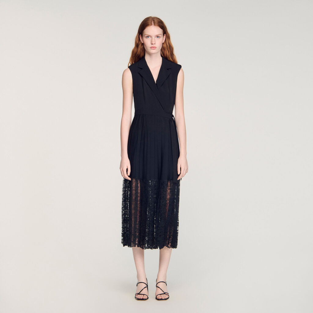 Robe longue à col dentelle