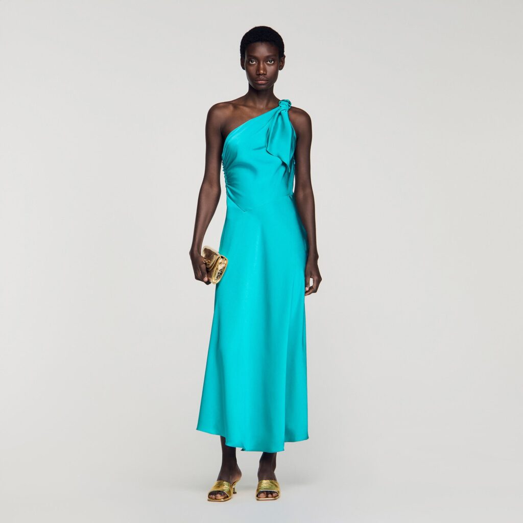 Robe longue satinée à nœud