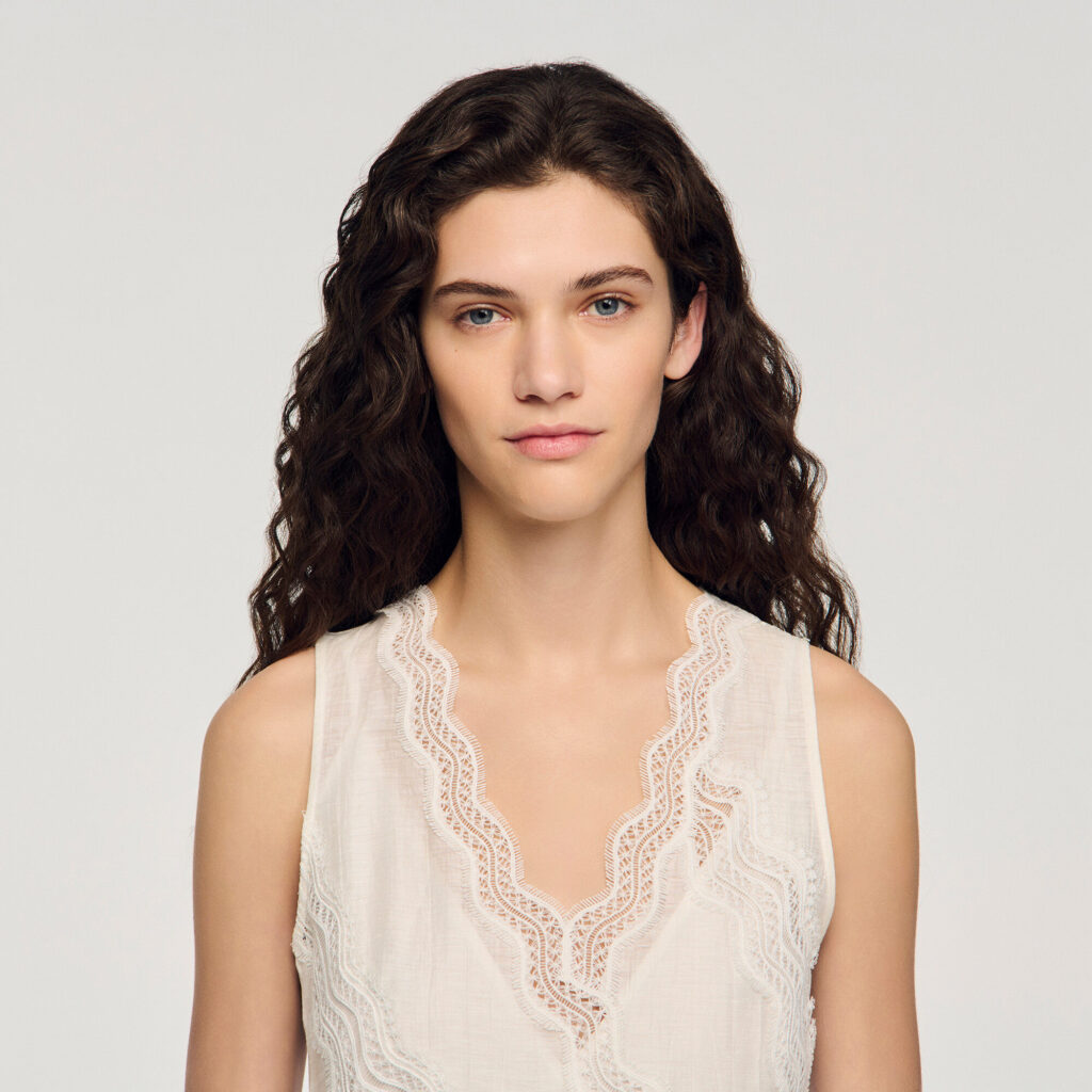 Robe courte en lin à galon