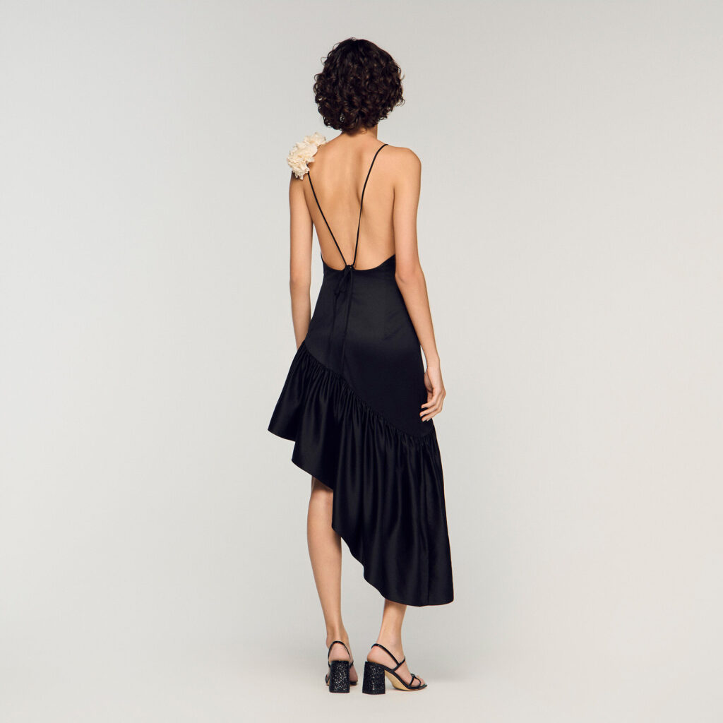 Robe courte à volant