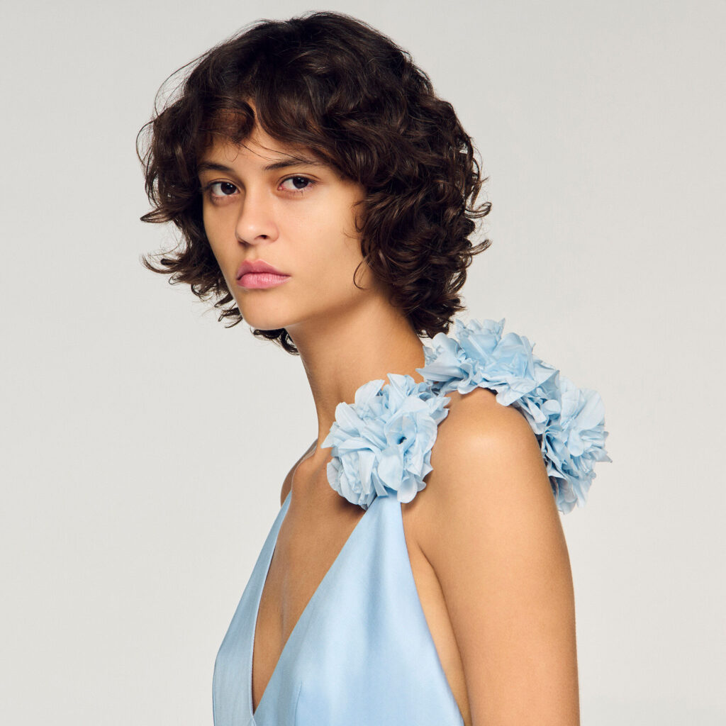 Robe asymétrique à volants