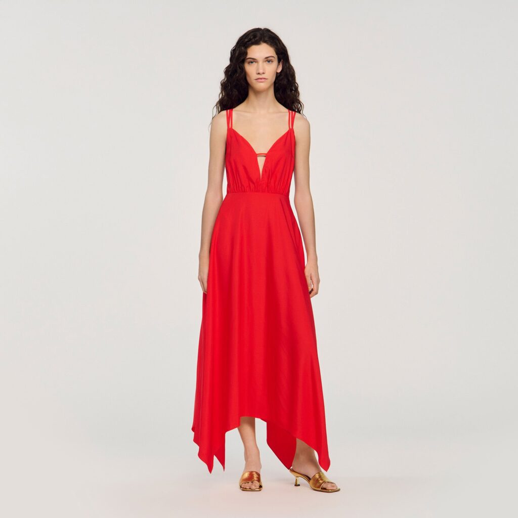 Robe longue à bas asymétrique