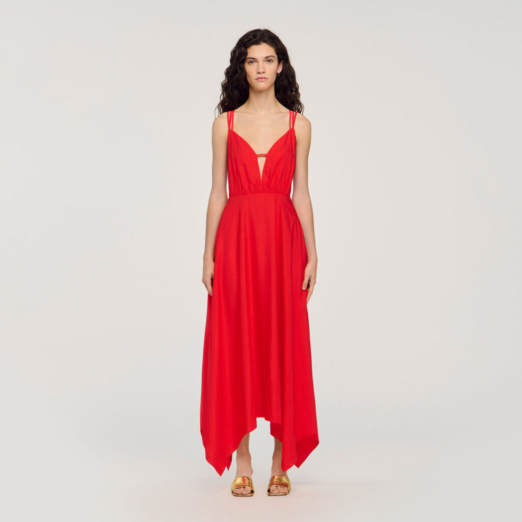 Robe longue à bas asymétrique