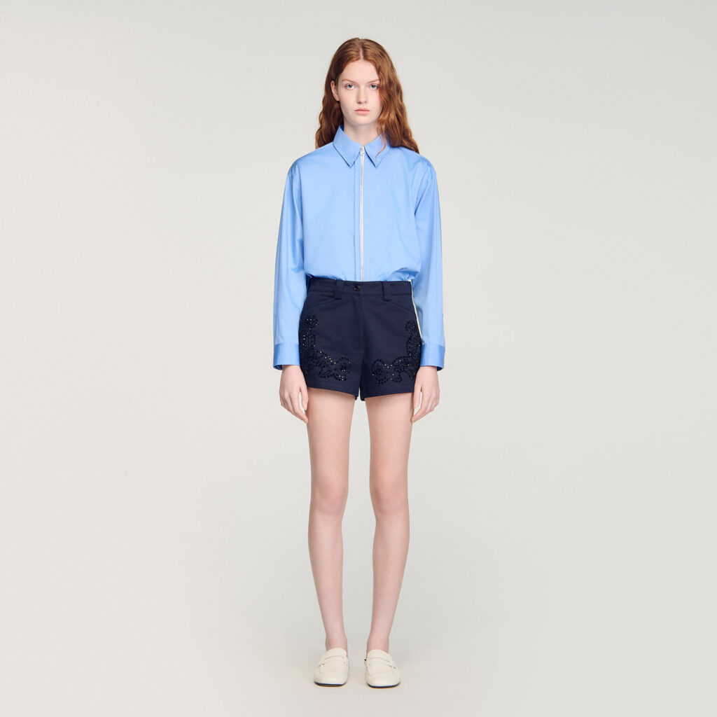 Short en coton brodé