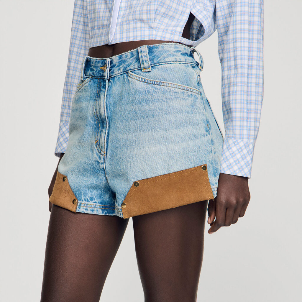 Short en denim et suede à rivets