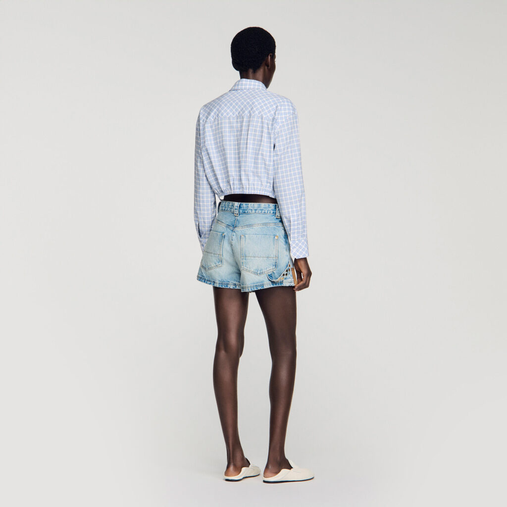 Short en denim et suede à rivets