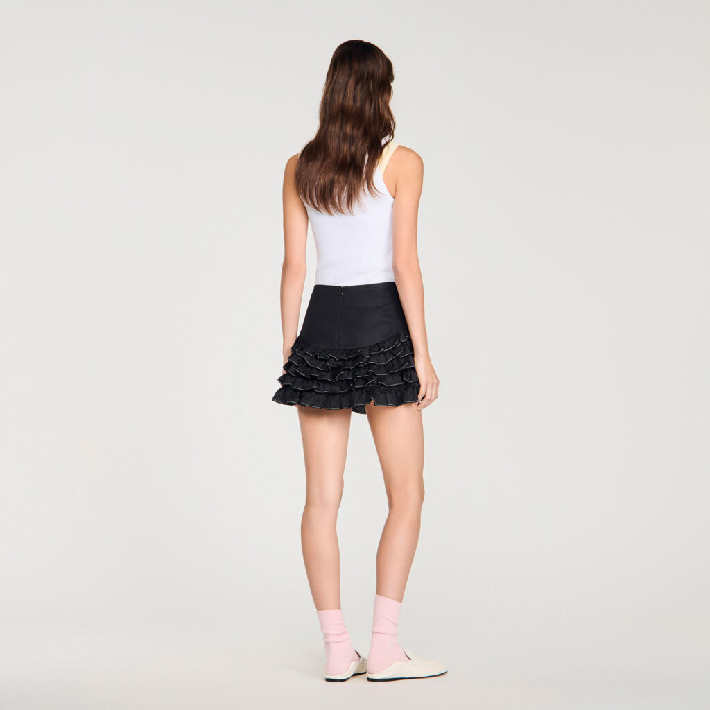 Jupe short à volants surpiqués