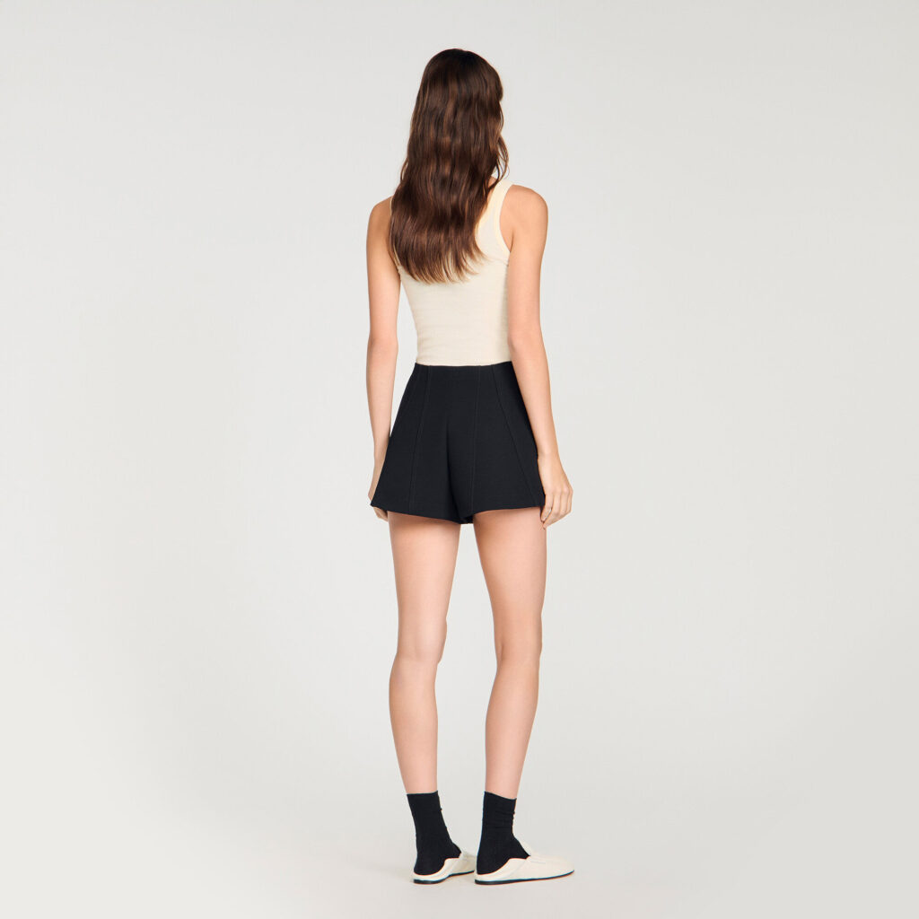 Short évasé à pressions