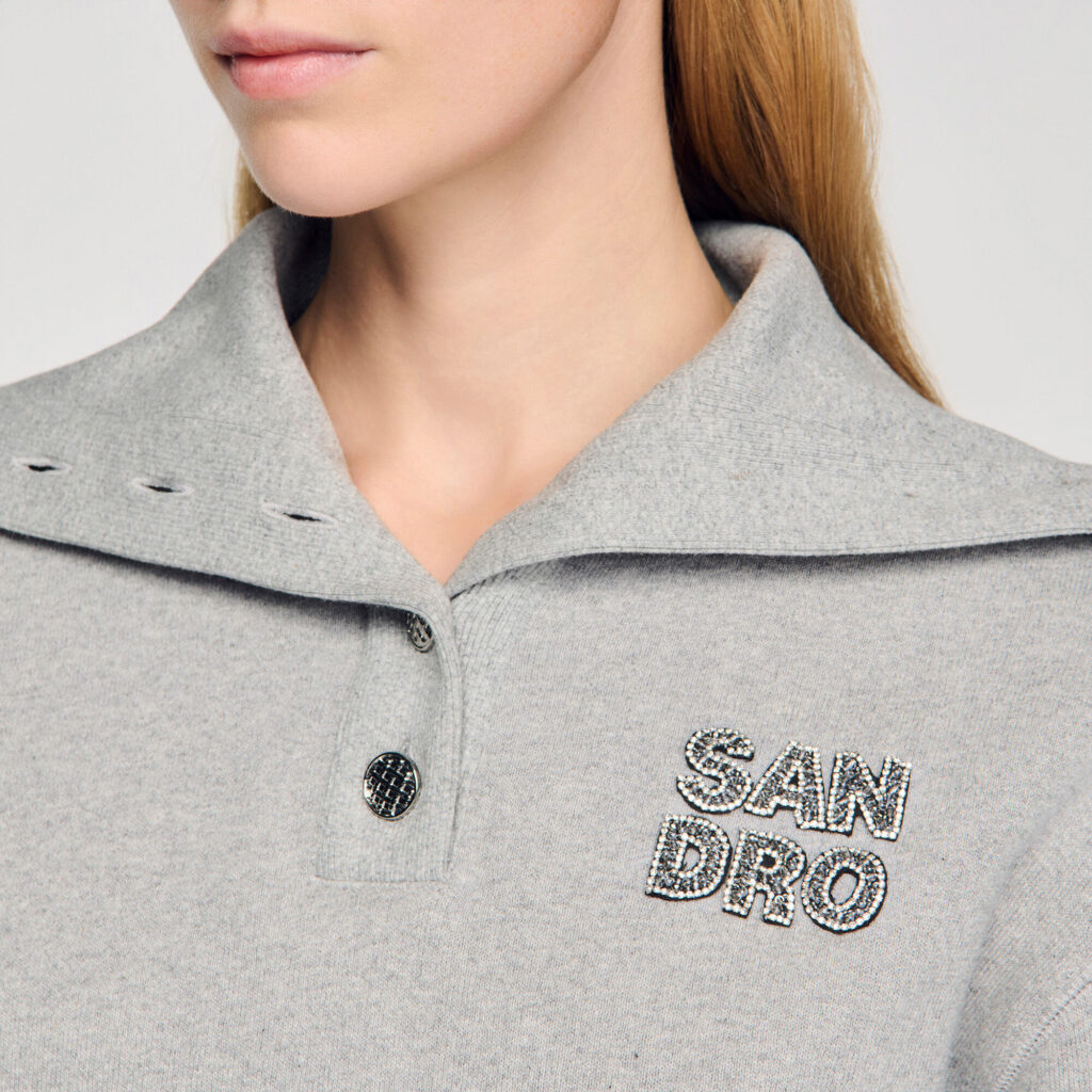 Sweatshirt brodé à col vareuse