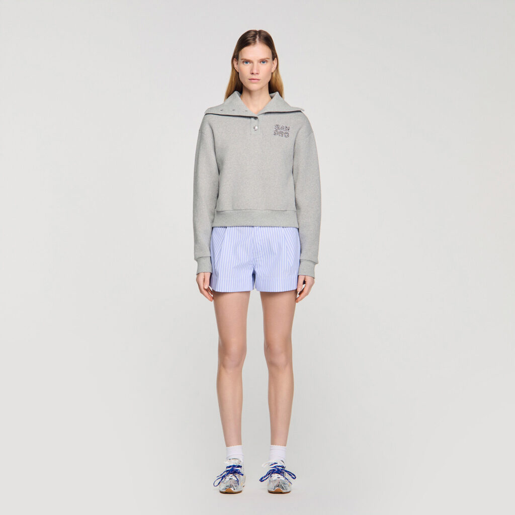 Sweatshirt brodé à col vareuse