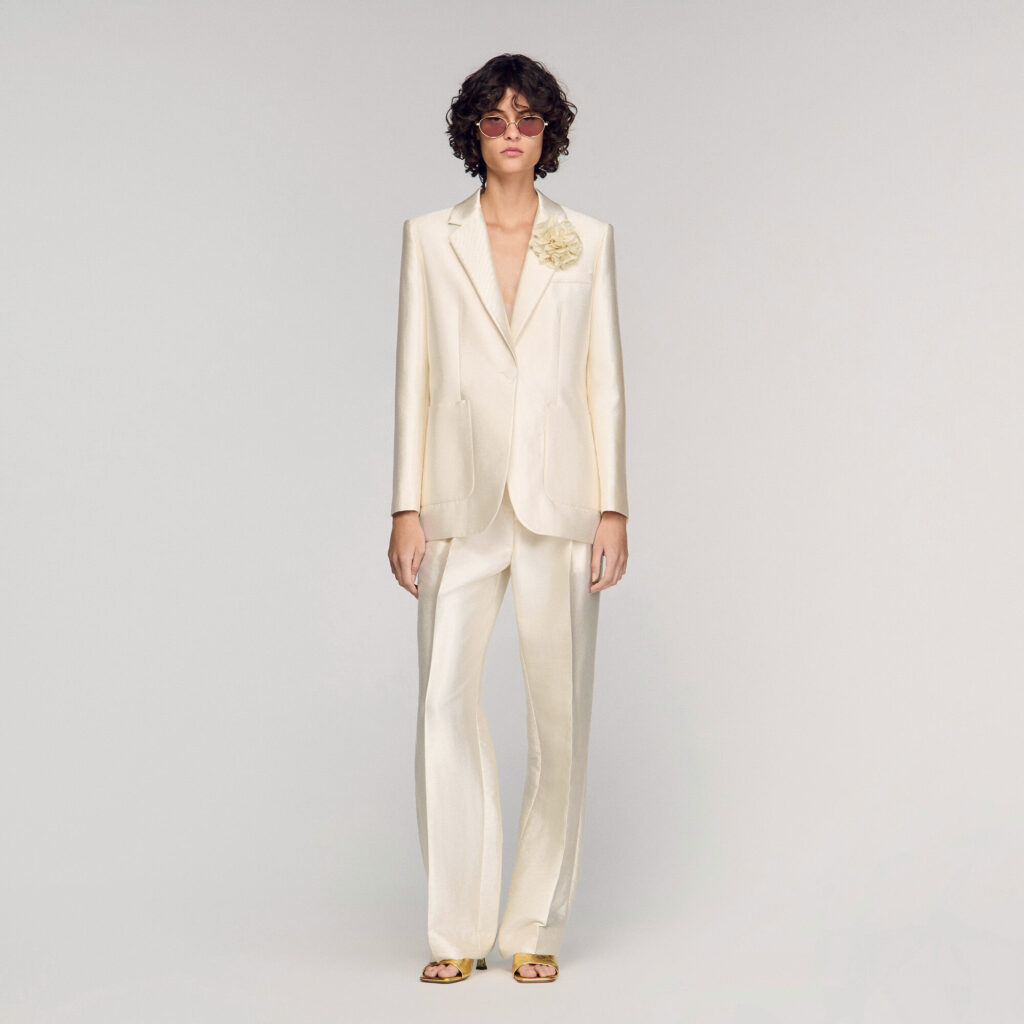 Veste satinée à détail fleur