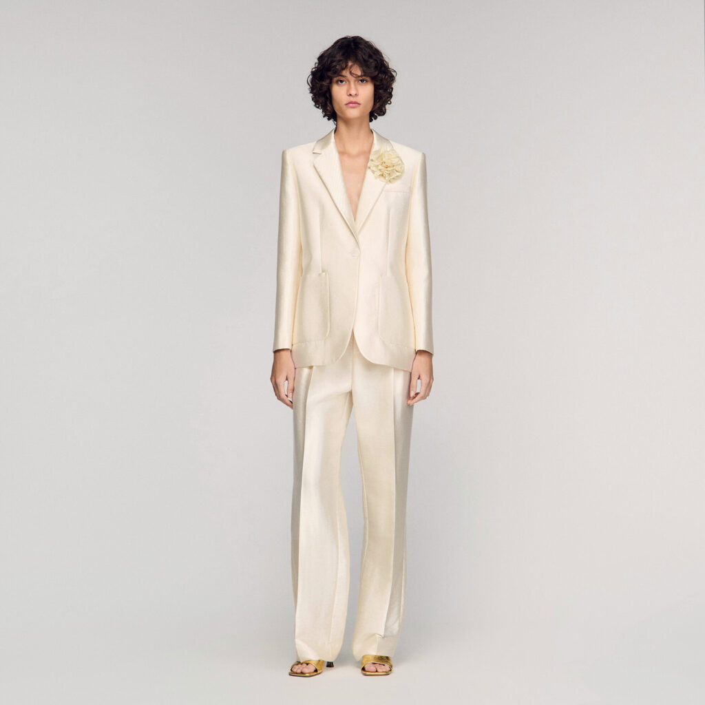 Veste satinée à détail fleur