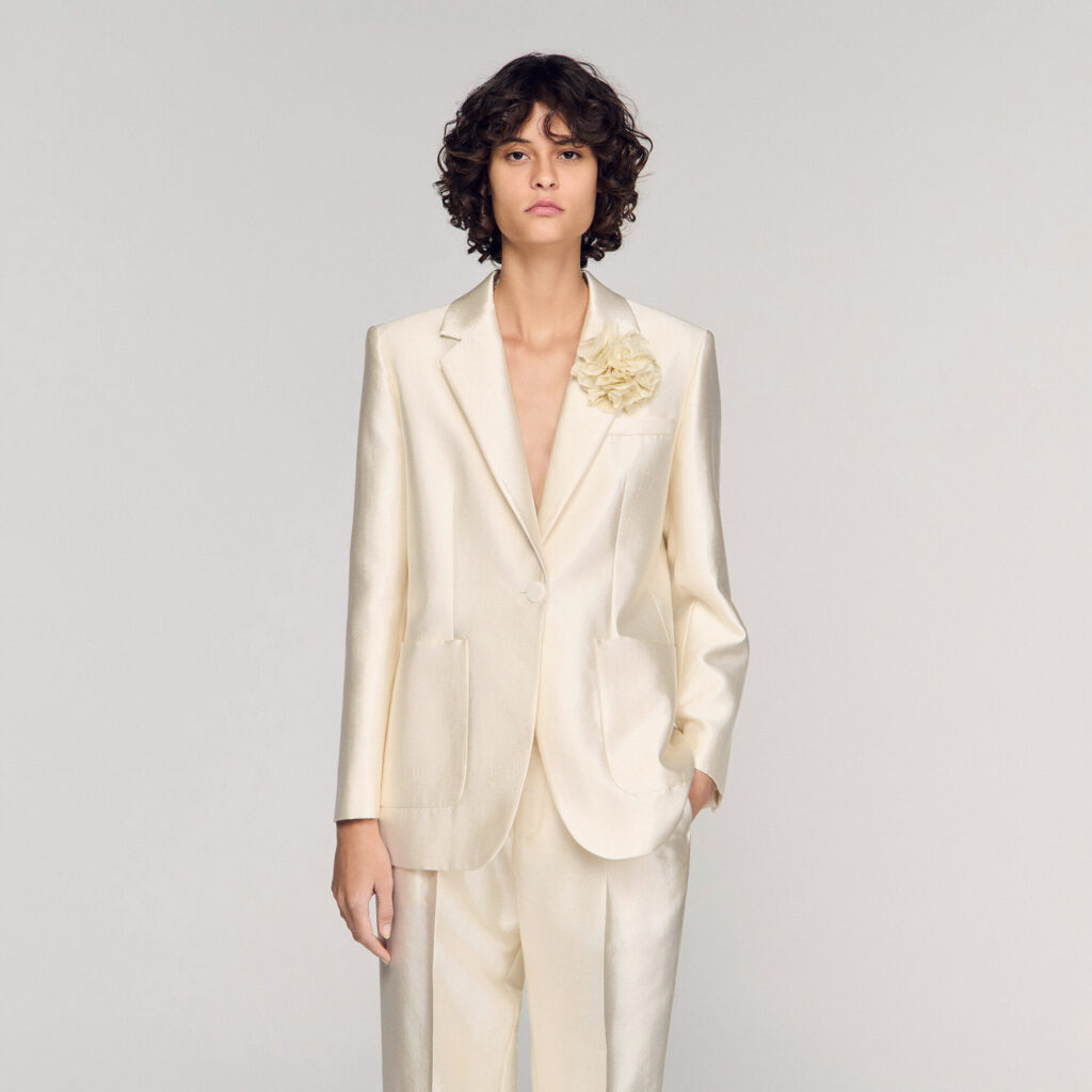 Veste satinée à détail fleur