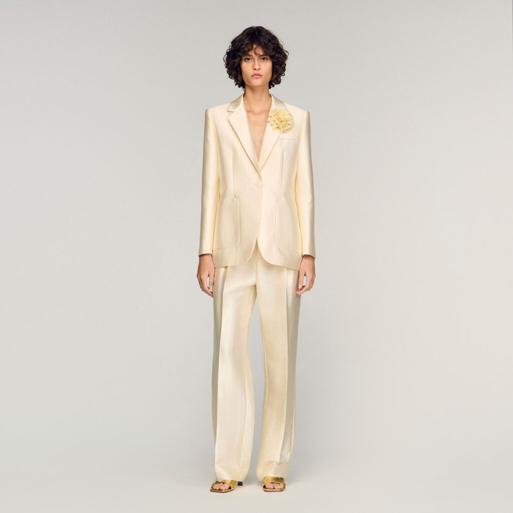 Veste satinée à détail fleur
