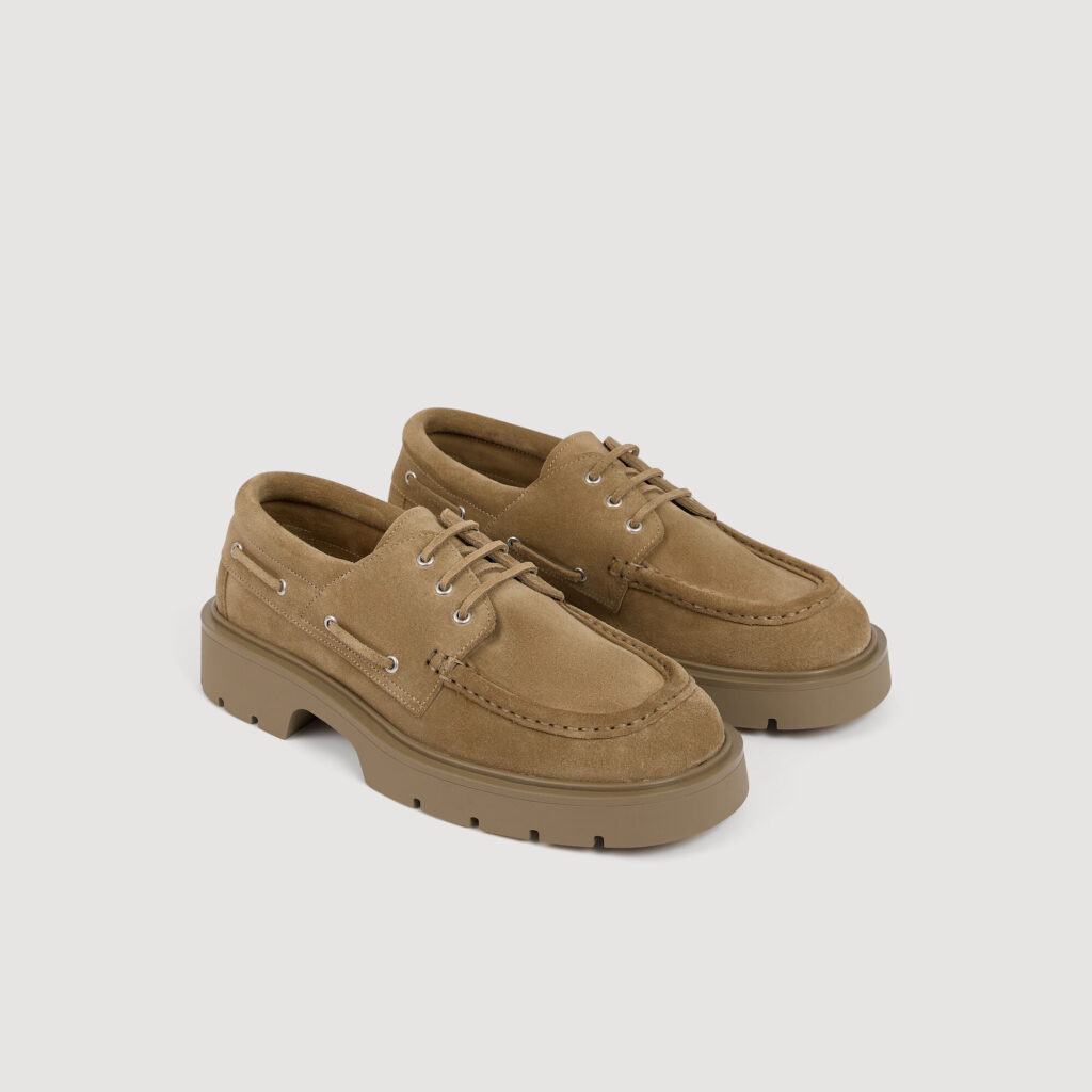 Chaussures bateau en croûte de cuir