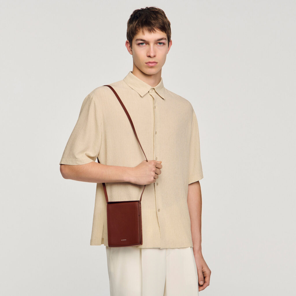 Pochette téléphone en cuir à logo