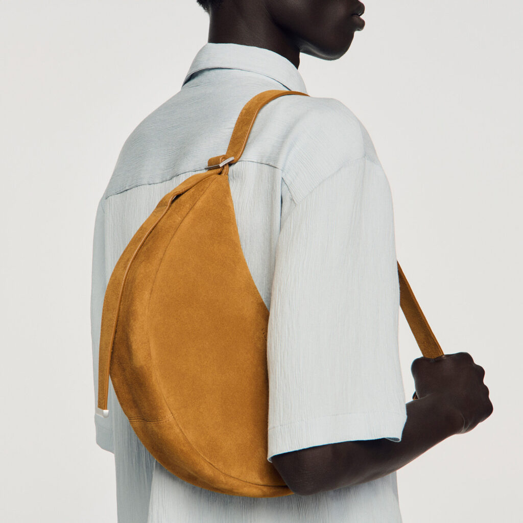 Petit hobo en croûte de cuir zippé