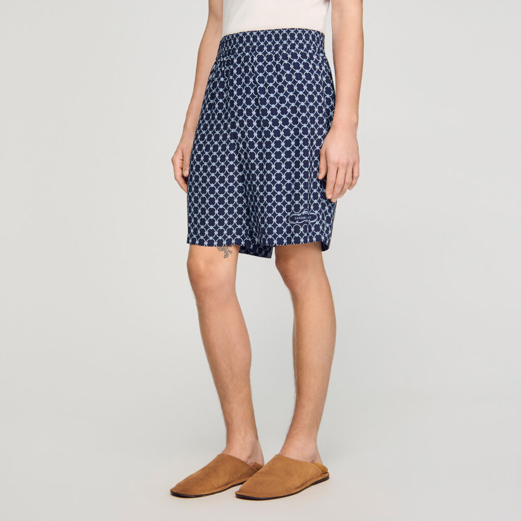 Short fluide à imprimé maillons