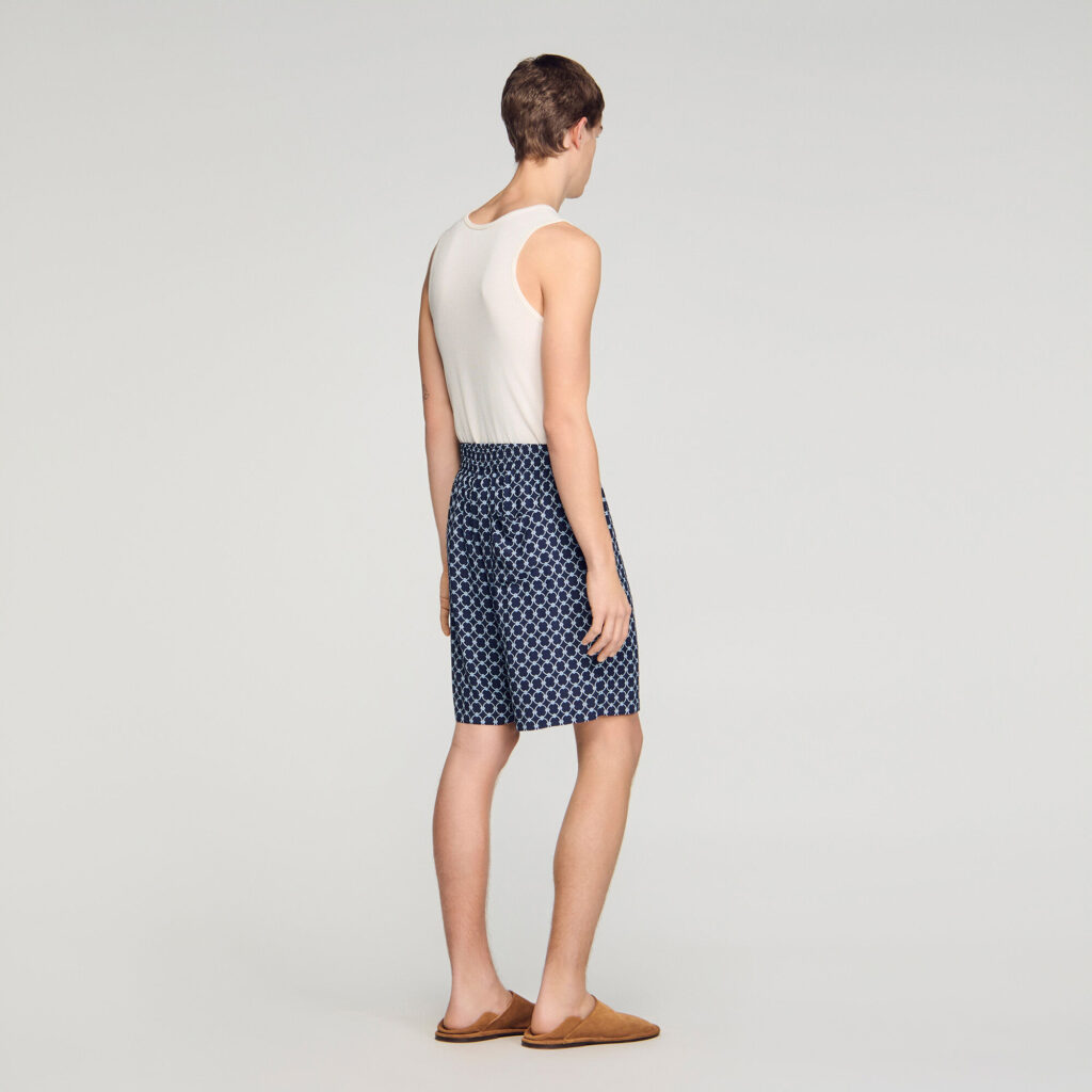Short fluide à imprimé maillons
