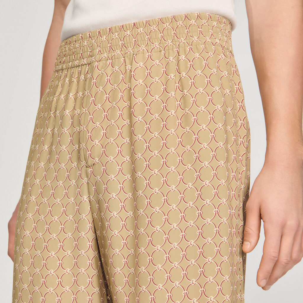 Short fluide à imprimé maillons