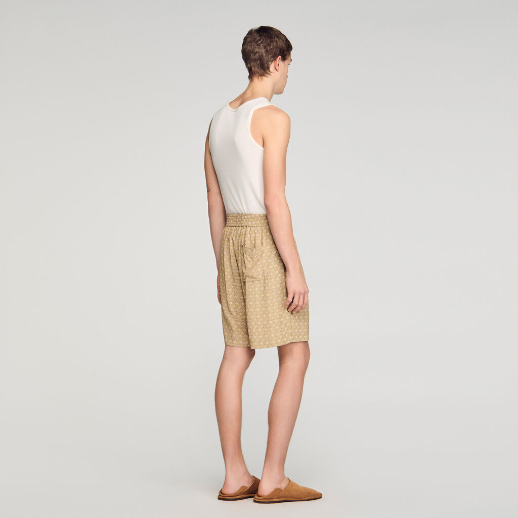 Short fluide à imprimé maillons