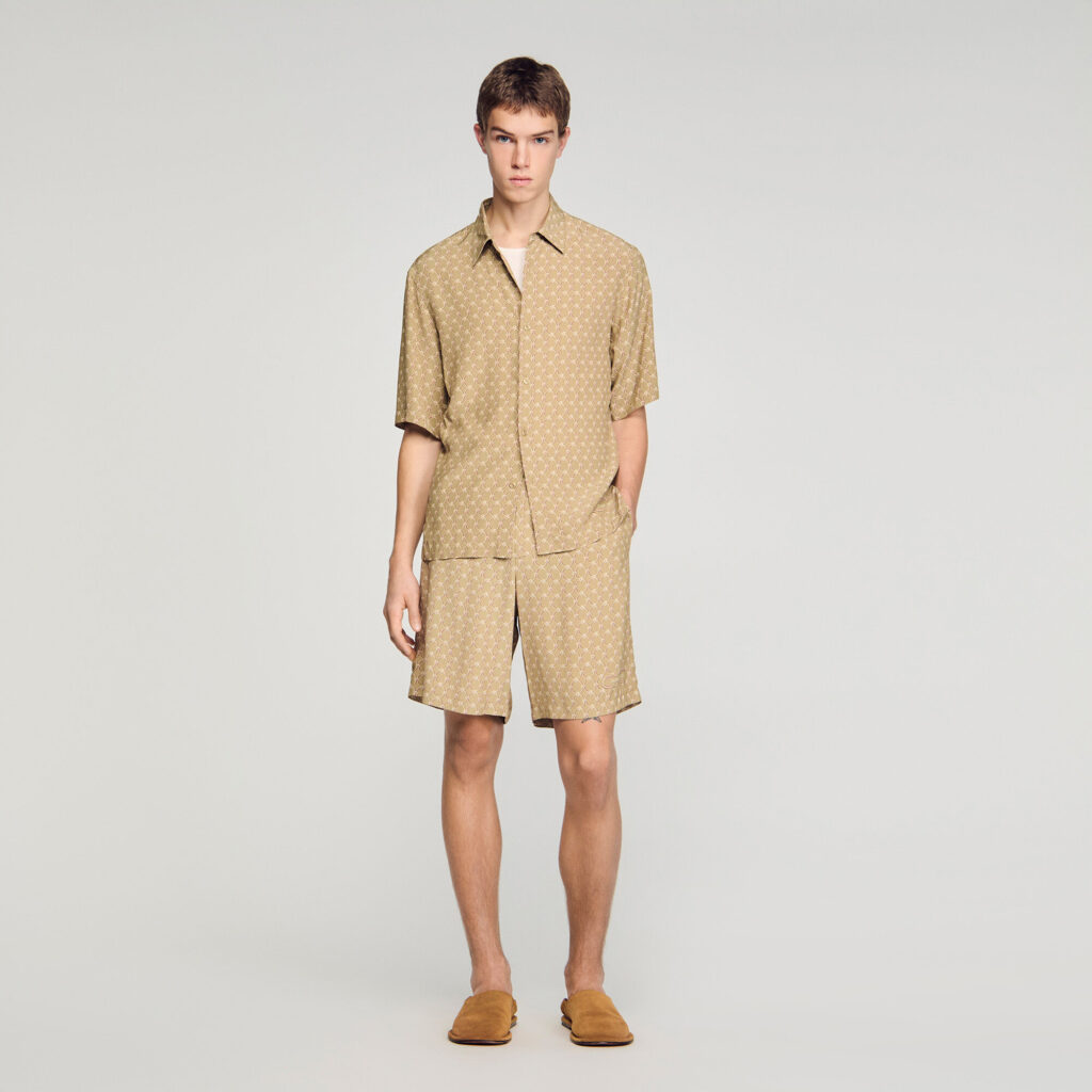Short fluide à imprimé maillons