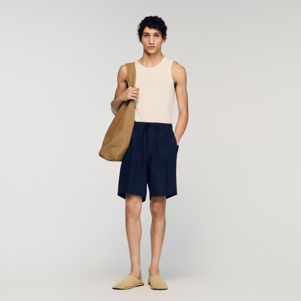 Short en lin à taille élastiquée