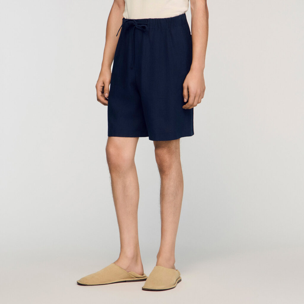 Short en lin à taille élastiquée