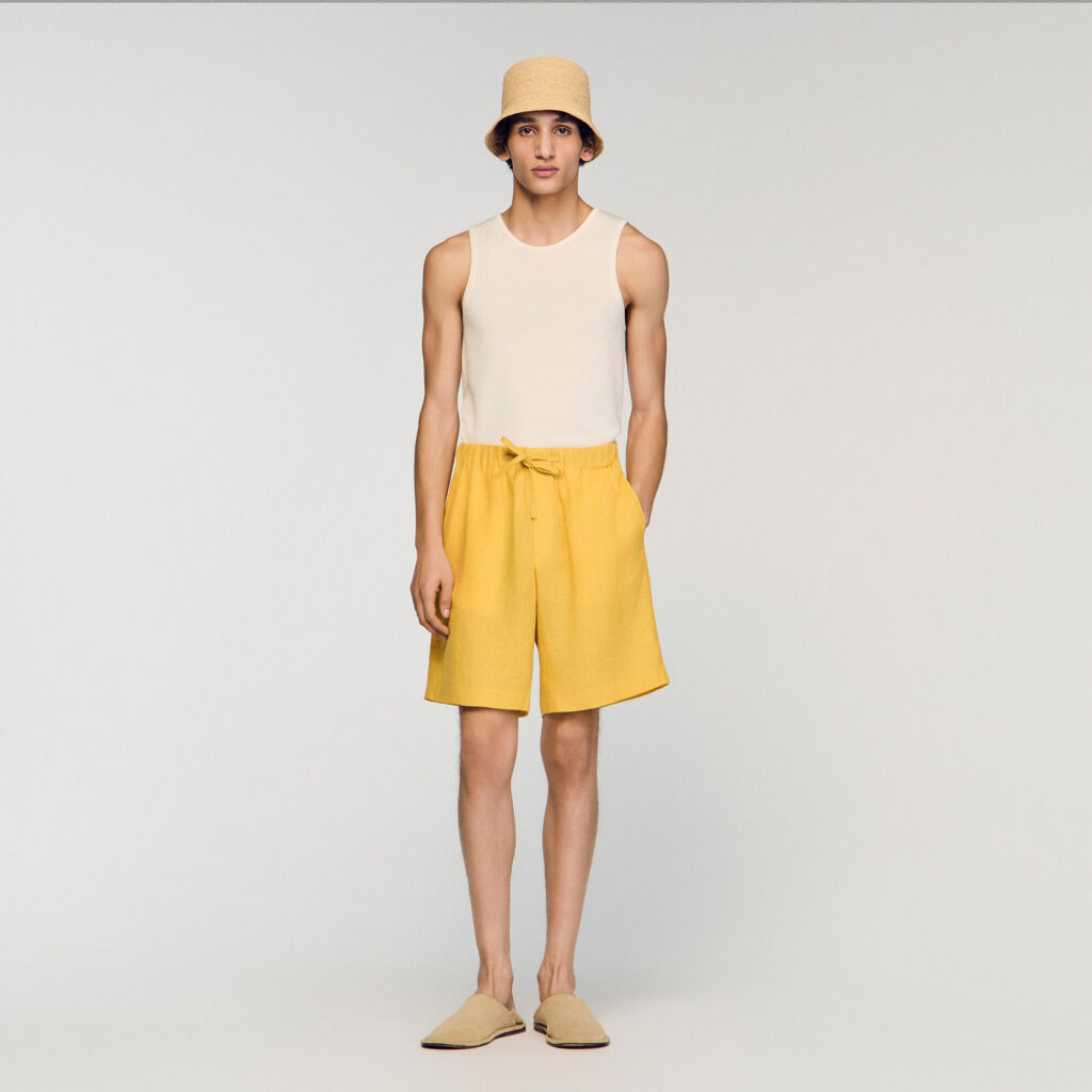 Short en lin à taille élastiquée