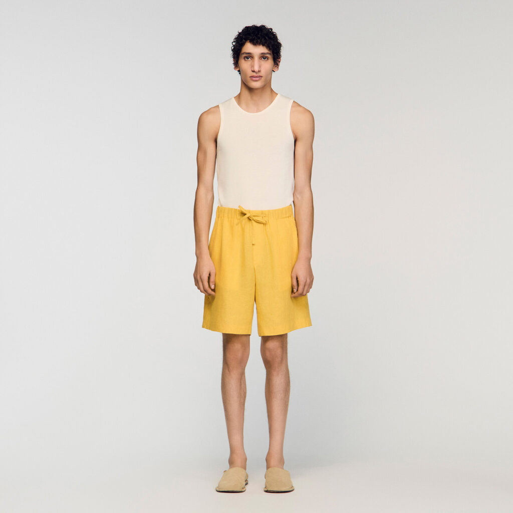 Short en lin à taille élastiquée