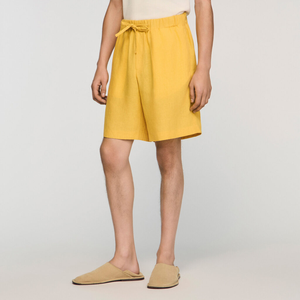 Short en lin à taille élastiquée